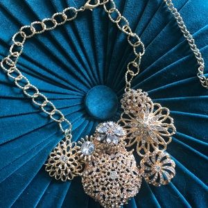 Stunning gold statement necklace